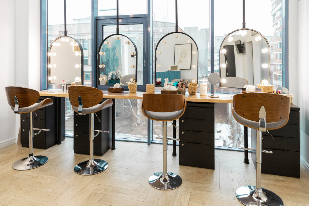 Scopri i prezzi dei parrucchieri nel 2023: quanto costa una visita dal parrucchiere?